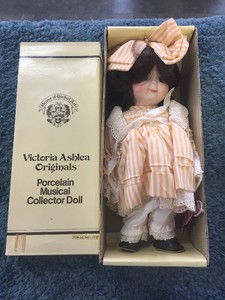 victoria ashlea originals porcelain musical collector doll