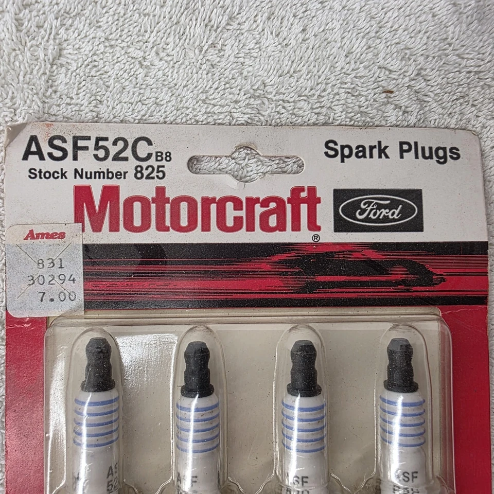 New Set of 8 Spark Plugs Motorcraft SP-425 ASF52C, ASF52CF4 Copper OEM Ford 825 - Image 2 of 4