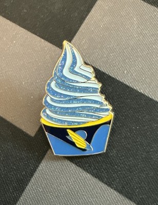 Disney Pin - Loungefly Pixar Soft Serve Glitter Series - Dory from Finding Nemo