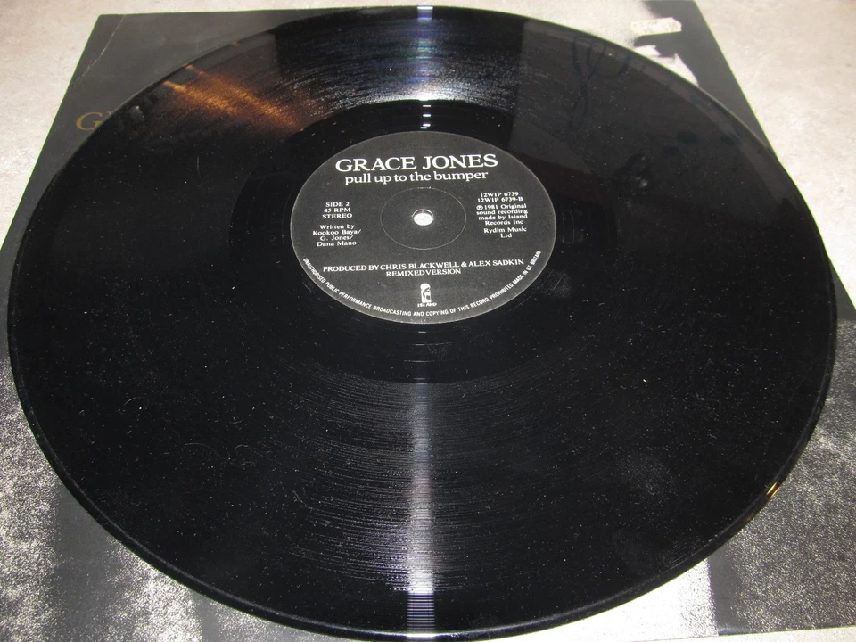 Vinyl 12" GRACE JONES Walking In The Rain 1981 Island - Played 1x Near Mint! Foto 4 de 4