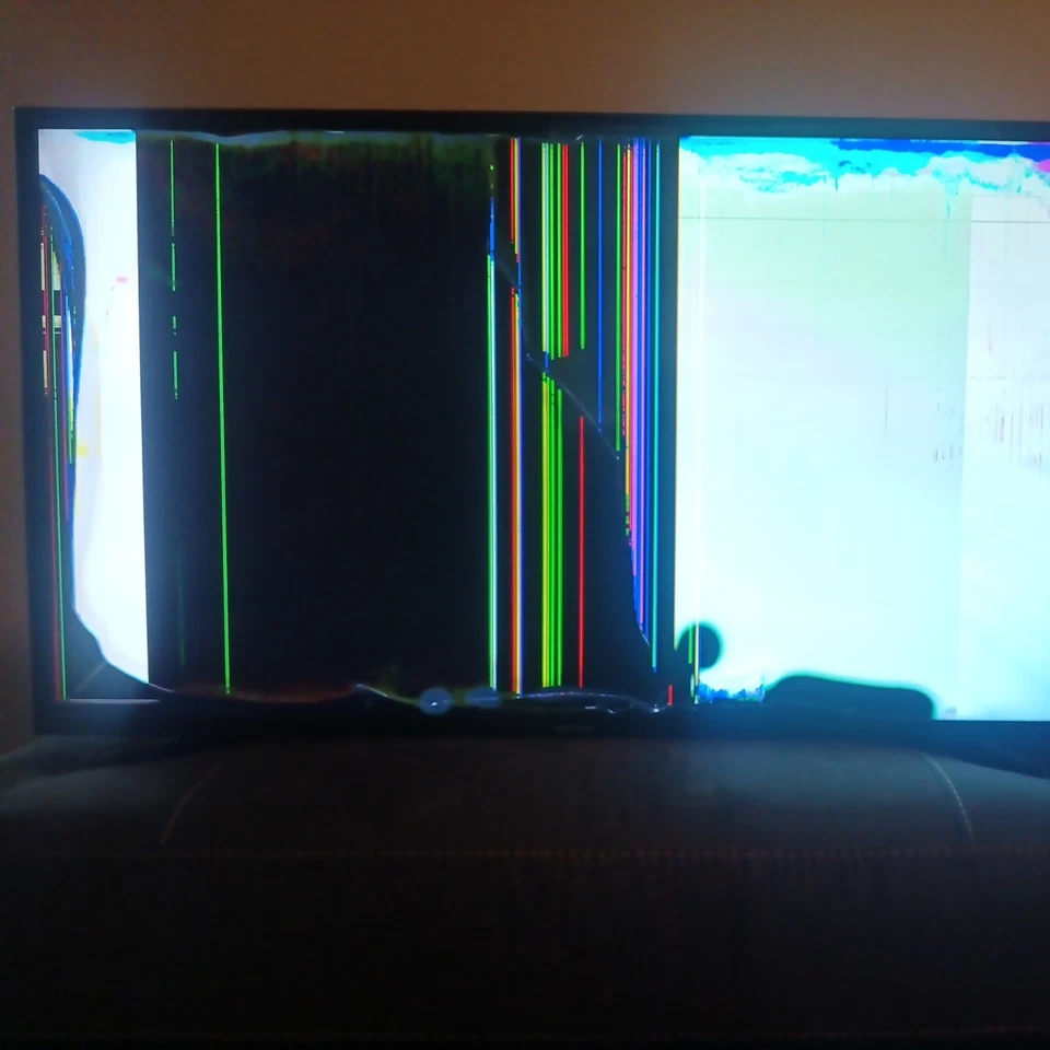 TV de pantalla plana Samsung (solo piezas) Foto 2 de 3