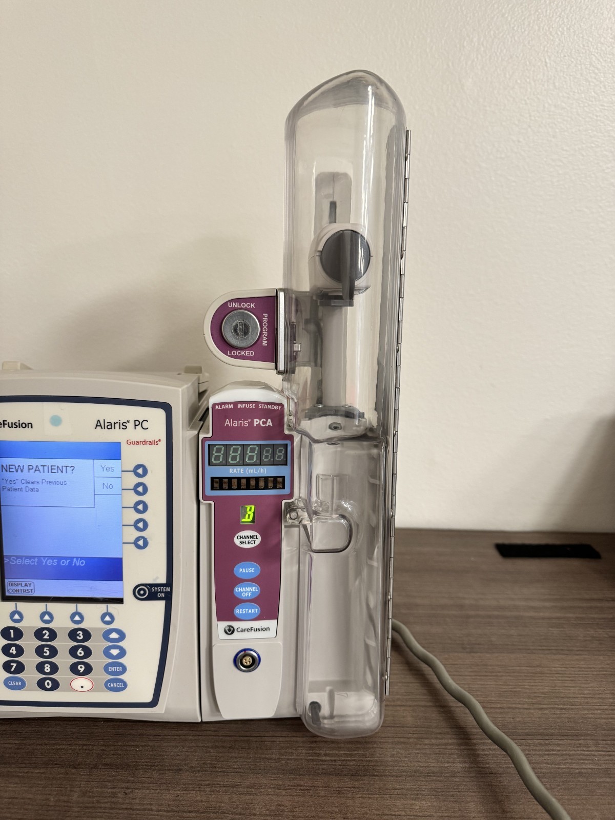 CARE FUSION ALARIS PC 8015 With EtCO2 8120 And PCA  8300 Modules