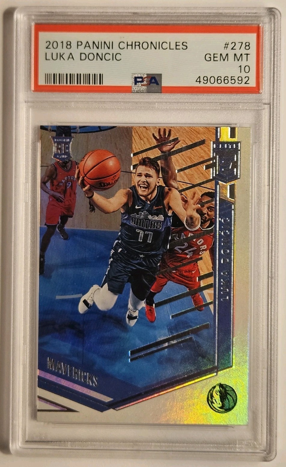 2018-19 Panini Chronicles Elite Luka Doncic Rookie PSA 10 view 1