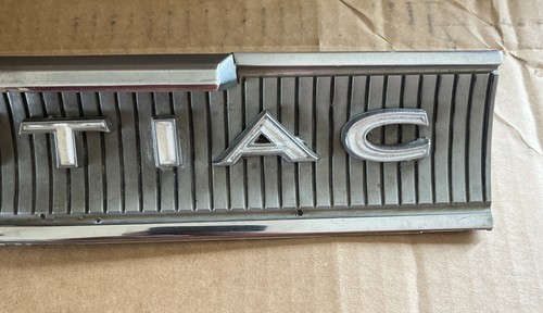 64 1964 Pontiac Tempest Gas Door Filler Panel Emblem OEM Original ***NICE*** - Picture 3 of 5
