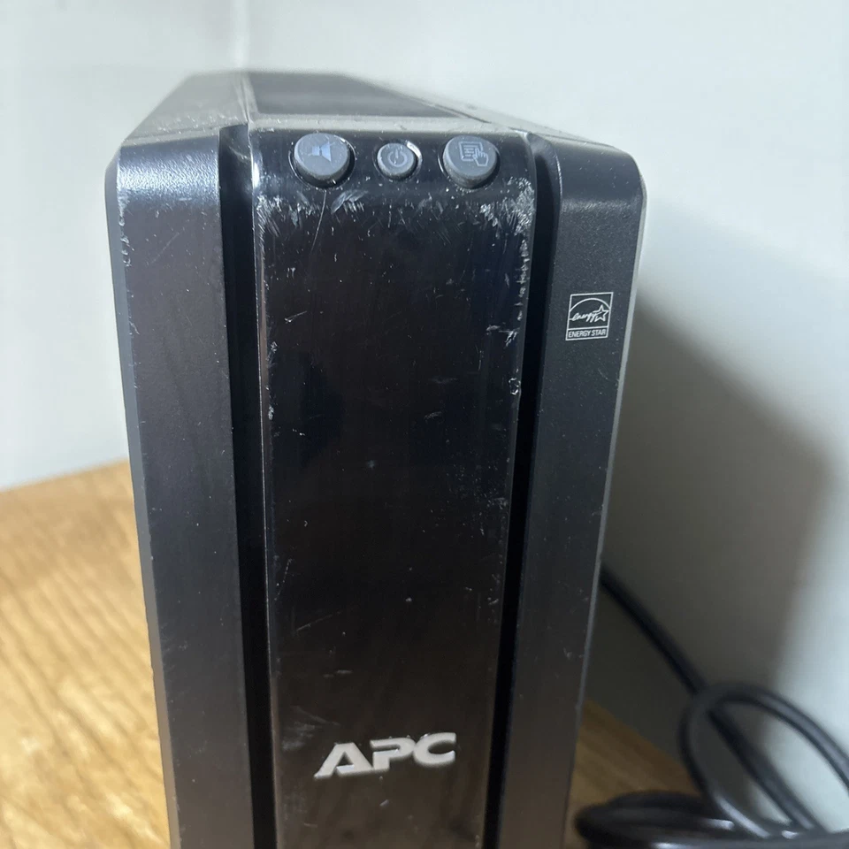 APC Back UPS XS 1500 10 Outlet Uninterruptable Power Supply BATTERIES READ!! - Image 3 of 4