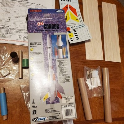 Estes Explorer A.R.V. Condor Flying Model Rocket Booster Twin Gliders 2075