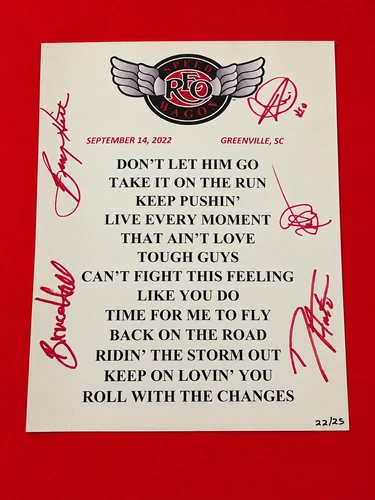 REO Speedwagon Concert Signed S Holmdel NJ Setlist 22 OF 25 Vintage vintage concert t-shirt, vintage, single stitch, B+ condition