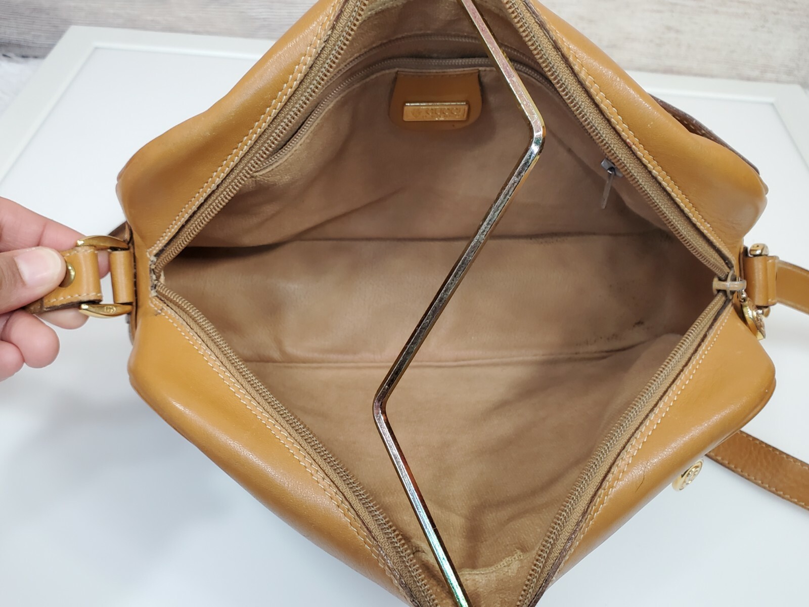 Gucci Authentic Vintage Crossbody Bag image 5