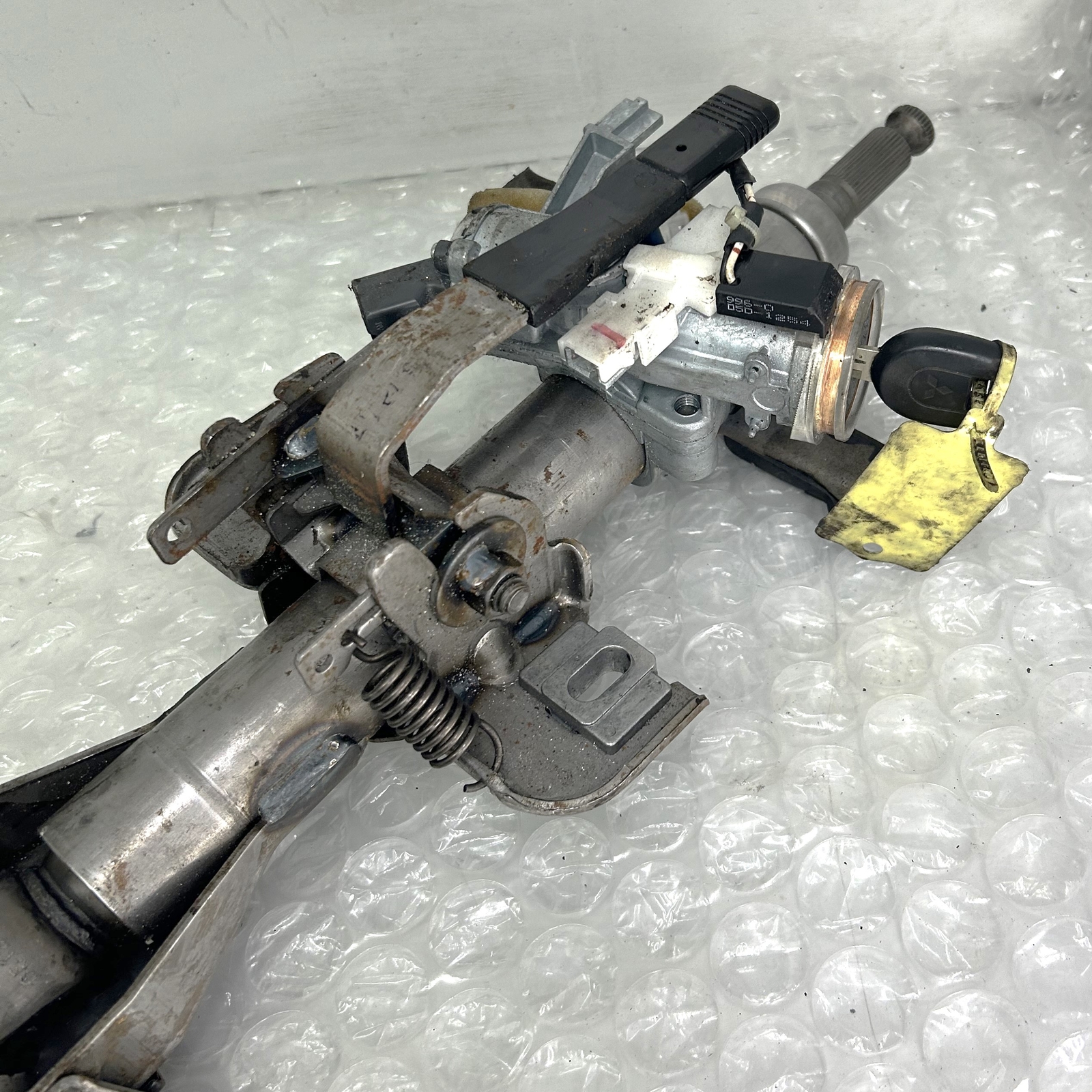 STEERING COLUMN WITH STEERING LOCK AND CYLINDER PAJERO SHOGUN V75W MK3