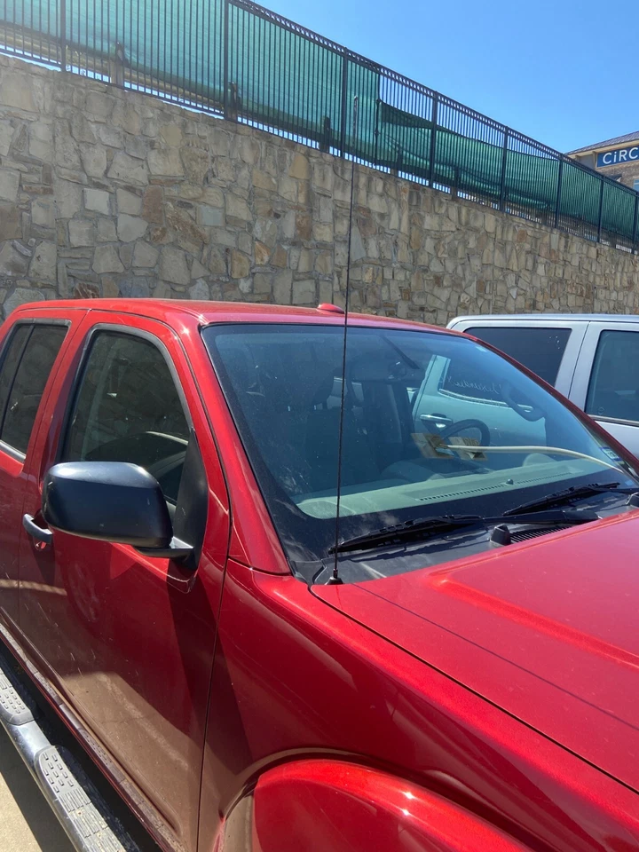 Antena 12" negra para Nissan Frontier 2000-2019 Foto 3 de 4