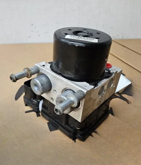 2014-2019 Dodge Journey ABS Anti-Lock Brake Pump Assembly OEM Foto 3 de 4