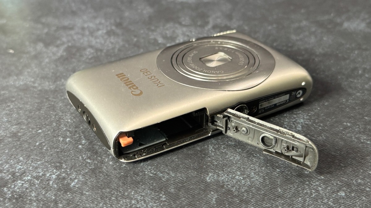 Canon IXY 130 グレー Amazon | Canon デジタルカメラ IXY 130(GY) 約1600万画素 光学8倍