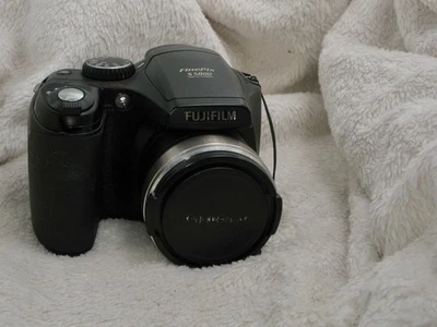Retro FUJI Finepix S5800 EVF Kamera , CCD Sensor, 10x Optischer Zoom, sehr cool - Bild 1 von 4