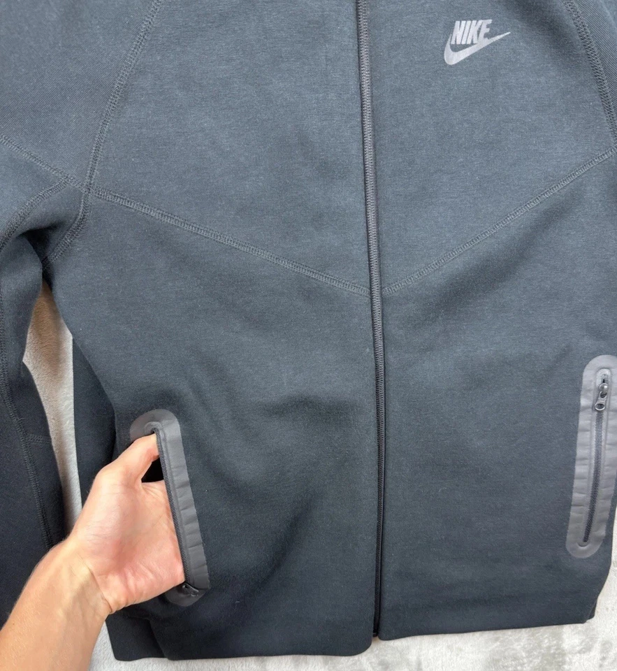 Nike Tech Fleece Hoodie Youth XL Black Zip Sweatshirt Therma Warm Athletic - Image 4 of 4