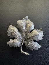 Vintage Silver Tone Maple Leaf Scarf Clip