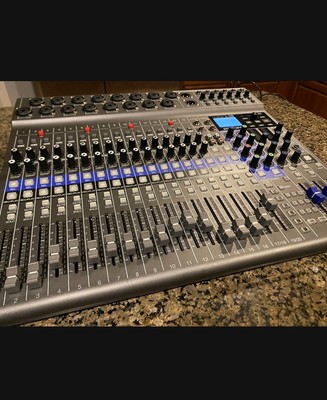 Zoom LiveTrak L-20 Digital Mixer 20-Channels USB Audio Interface