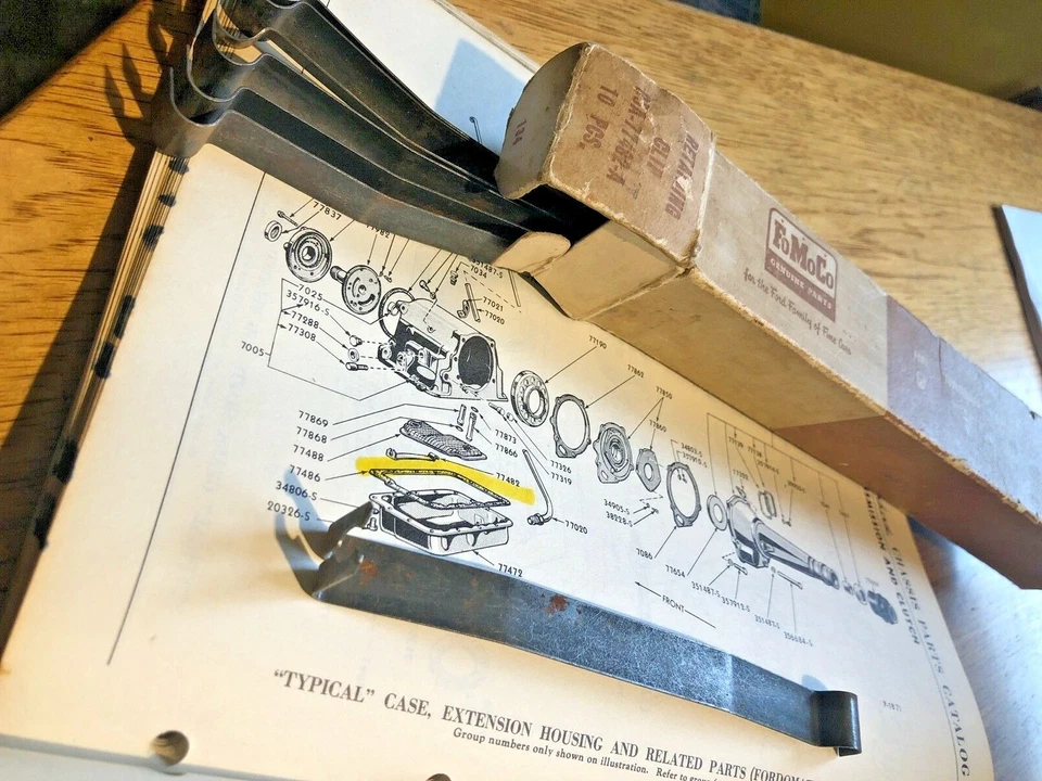  Nuevo de Lote Antiguo Ford Thunderbird 1955-1957 Pan de Aceite Pantalla Retenedor B5A-774582-A Nuevo de Lote Antiguo Foto 3 de 4