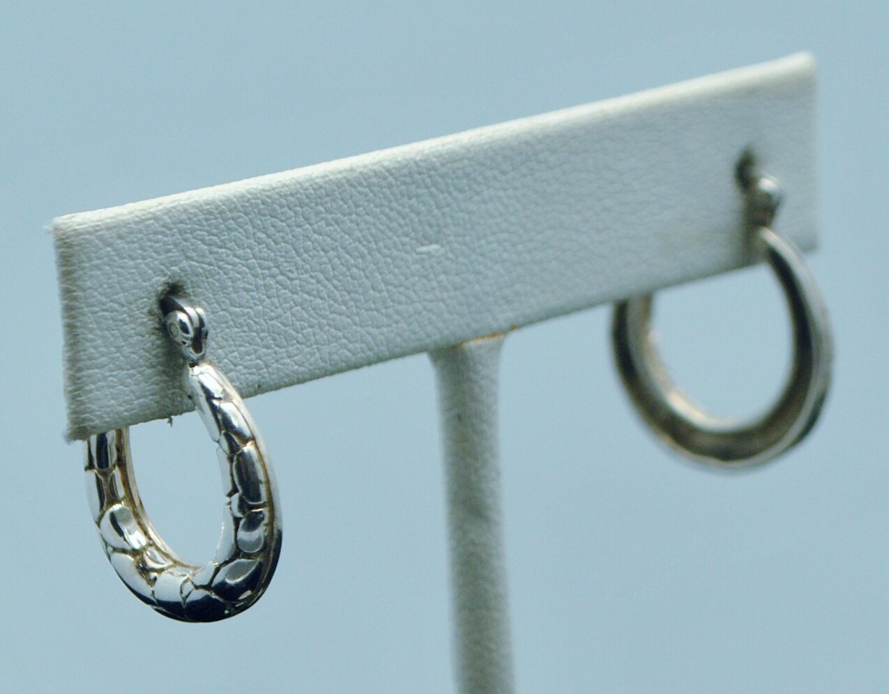 STERLING SILVER SCALE PATTERN DESIGN LATCH EARRIN… - image 2