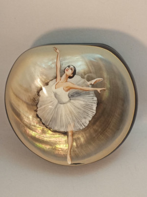 Box Wood Ballerina Casket Jewelry Box Ballet Retro Excellent Large Shell Mother