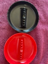 2 Vintage Gessner GES-LINE #341 Melamine  Ashtrays Black & Red