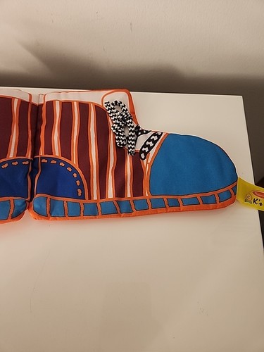 Melissa and Doug K's KIDS - MY SHOES - CLOTH BOOK - Picture 9 of 19