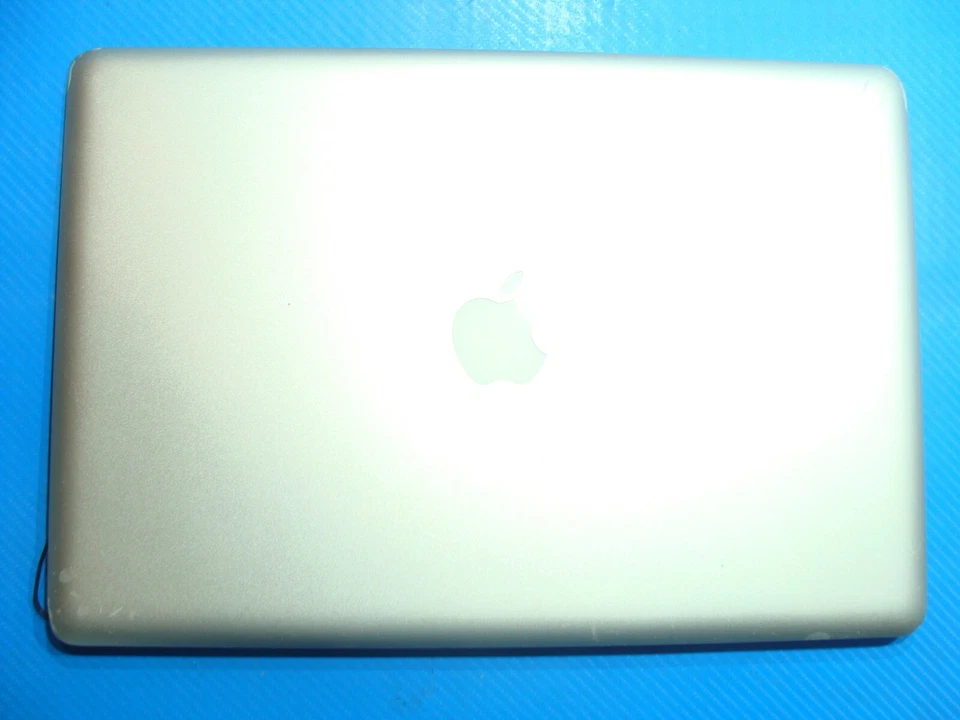 MacBook Pro A1286 15" Early 2010 MC371LL/A Glossy LCD Screen Assembly 661-5483 - Image 4 of 4