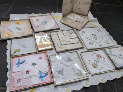 Restposten 12 Vintage Karton Sets Taschentücher
