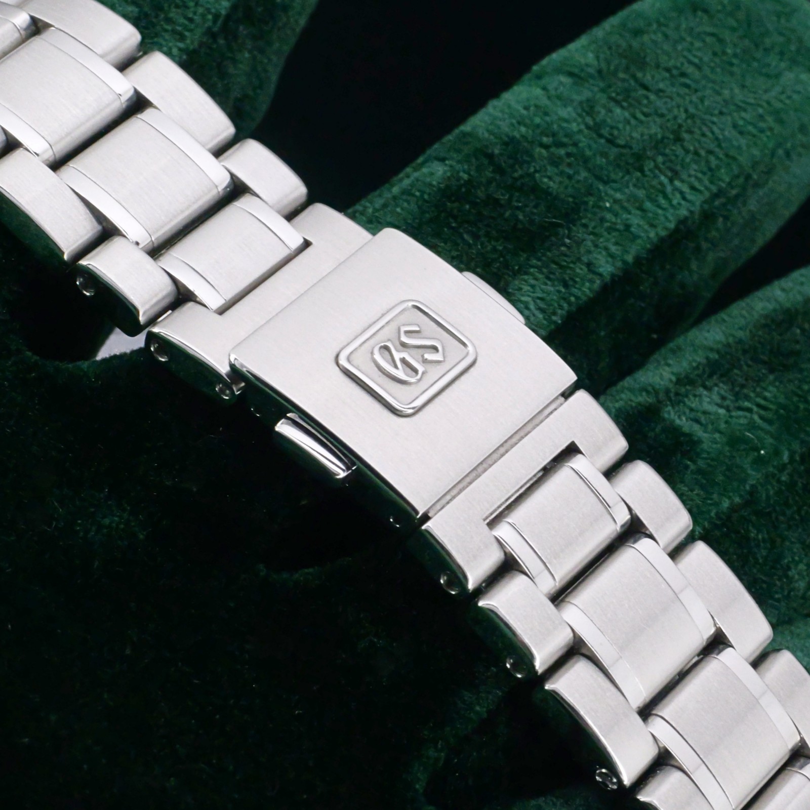 Grand Seiko Spring Drive GMT "Blizzard" 41mm Silver Dial Steel MINT SET SBGE249 image 3