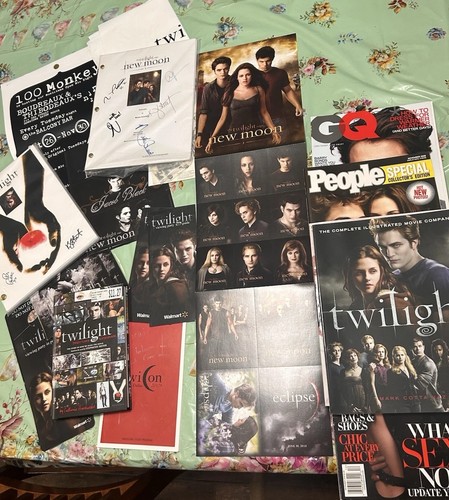 ULTIMATE FAN Twilight Saga Merch Lot - Collectibles