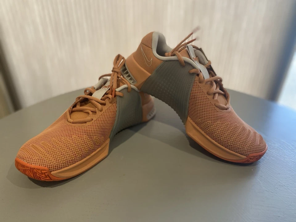 Nike Womens Metcon 9 Shoes DZ2537-200 Brand New Size US9 - Image 3 of 4