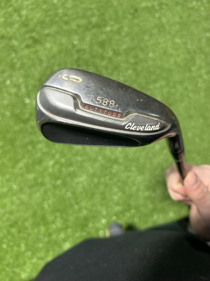 Cleveland 588 Altitude 9 Iron Hybrid Forged Ultra Action Lite Feminino Flex destro - Imagem 2 de 4