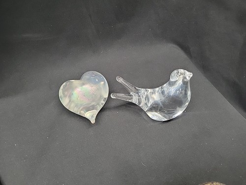 Sweden Glass Paperweight Bird And Irredesent Heart Paperweight #5312 - Picture 5 of 24