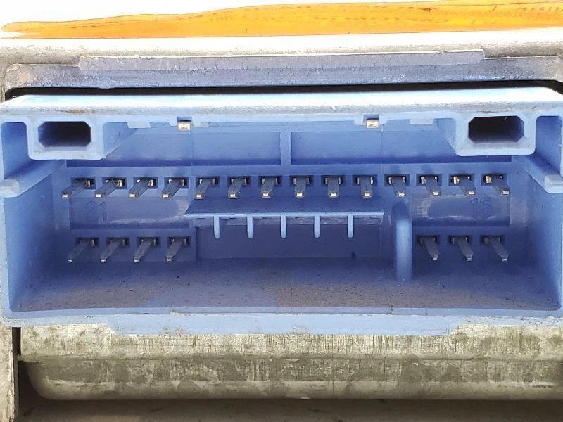 1998 1999 Mazda 626 ECM SRS Under Center Dash OEM GE7T-57K30A - Image 4 of 4