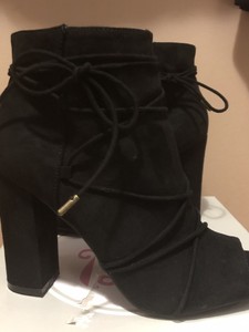 journee collection maci bootie