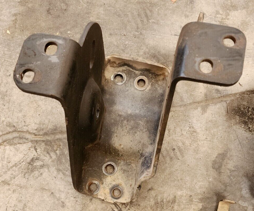 99 - 04 FORD F250 F350 4X4 FRONT LEFT LEAF SPRING + BLOCKER BEAM FRAME BRACKET - Picture 2 of 9