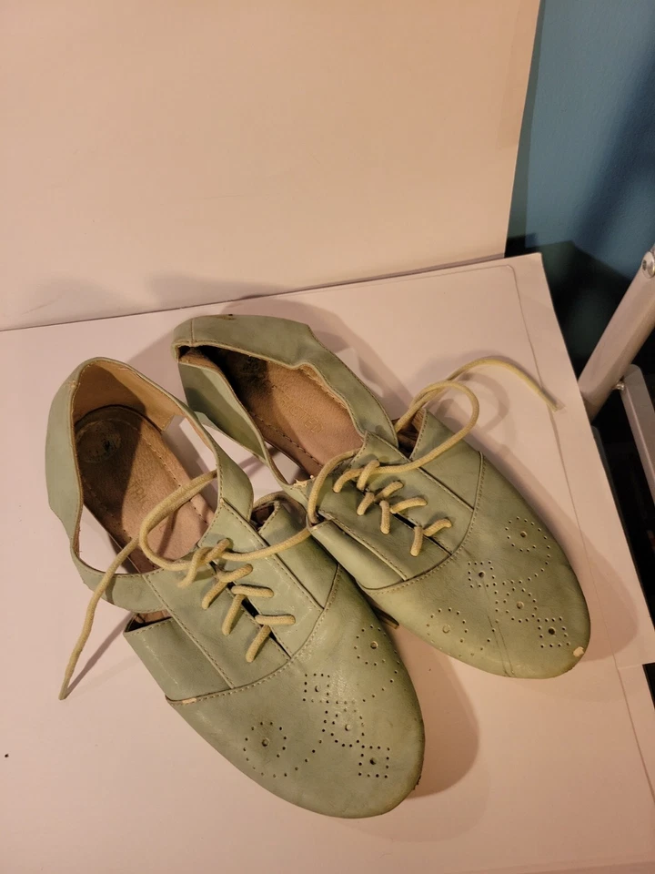 Planos de cuero azul restringido para mujer talla 8 Foto 2 de 4