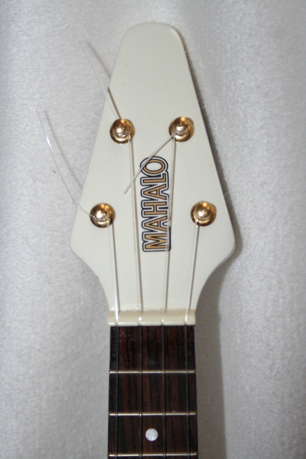 VINTAGE RARE FLYING V SOPRANO UKULELE GLAM ROCK SPACE AGE UNIQUE ACOUSTIC GUITAR