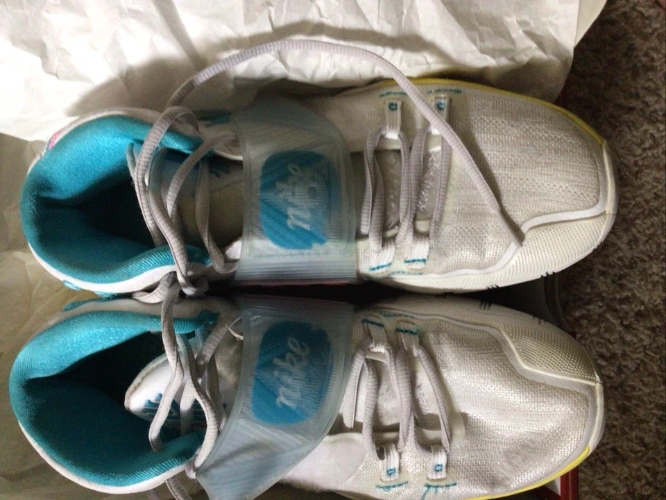 Talla 9.5 - Nike Kyrie 6 Neon Graffiti Foto 4 de 4