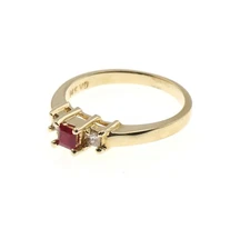 14K Yellow Gold Estate Ruby & Diamond Three-Stone Ring Size 7, 3.3g