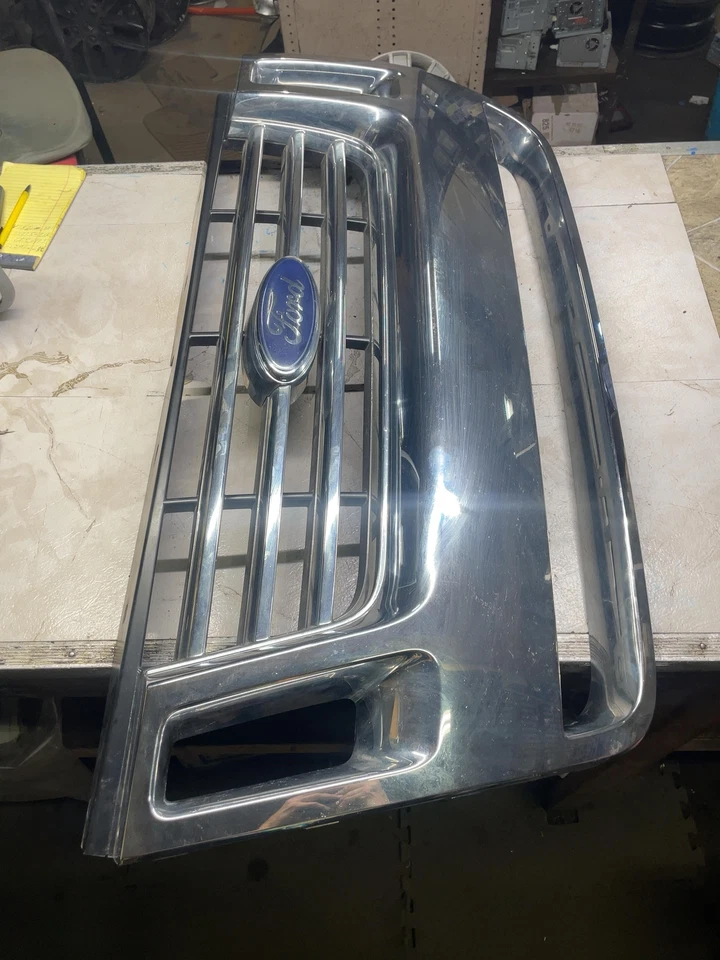Ford Explorer 2006-2010 *Sport Trac* parrilla delantera cromada OEM Foto 2 de 4