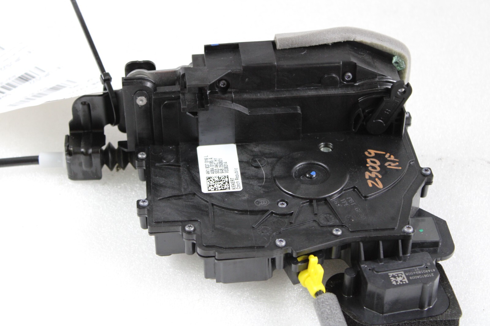 Lamborghini Urus, RH, Right Front Door Latch, Used, P/N 4K1837016J