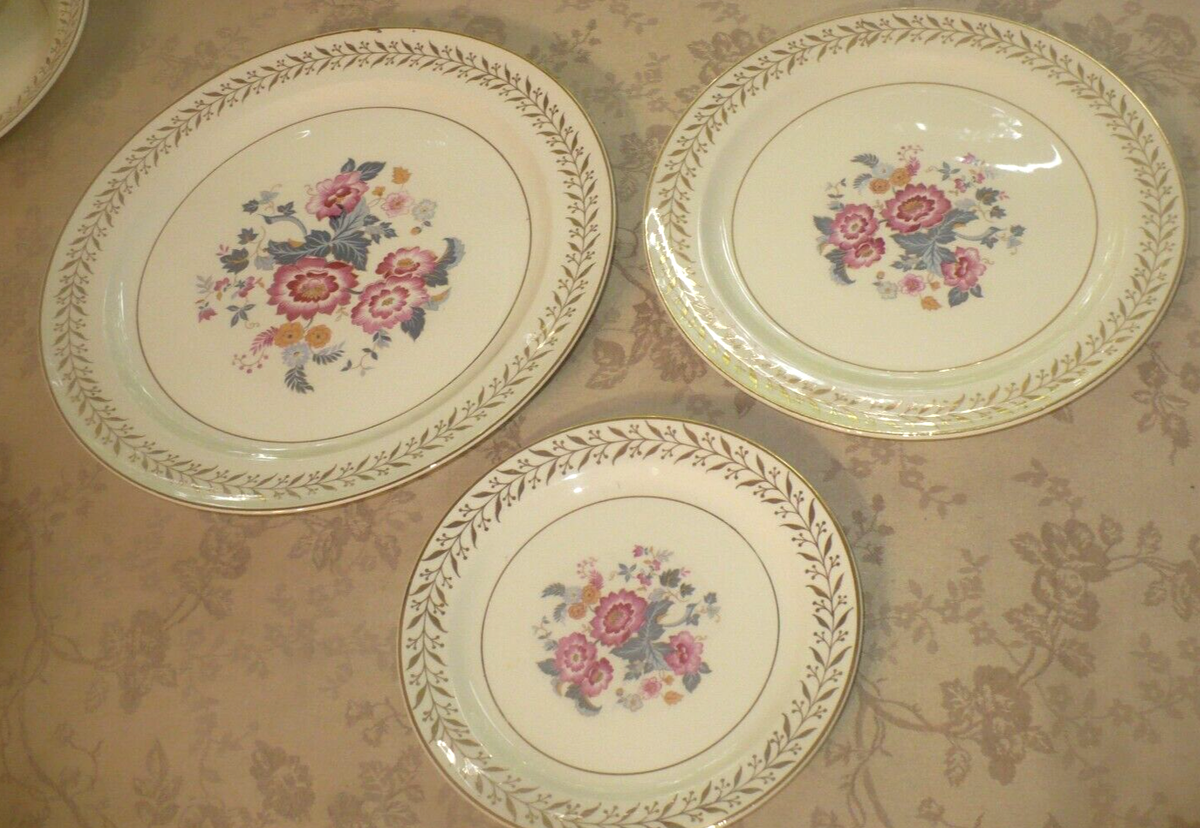 Taylor Smith Taylor TST China Floral with Gold Trim 7 Pc Place