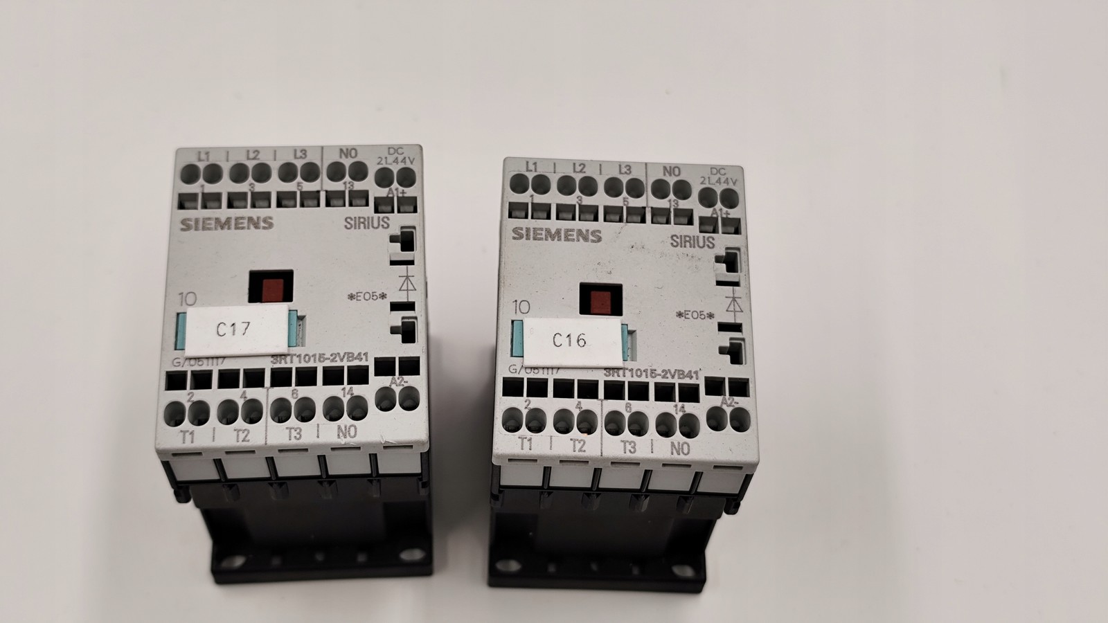 Siemens 3RT1015-2VB41 Power Contactor S00 3 Pole