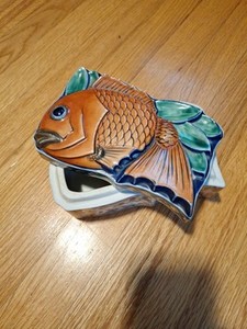 Late 20th Century Imari Japanese Porcelain Box