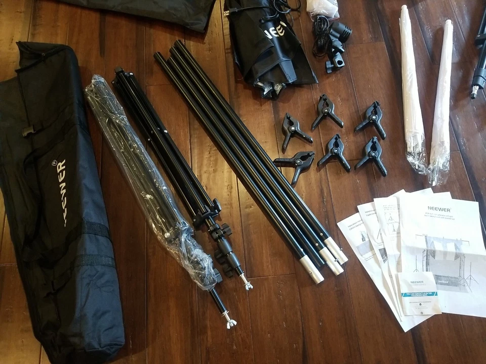 Neewer 45W Soft Light Umbrella Soft Light Box + Background Cloth Bracket Set  - Image 2 of 4