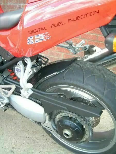 Guardabarros Pyramid Hugger Triumph T509 Speed Triple 94-98 T595 99-00 955i 00-01 Foto 2 de 2