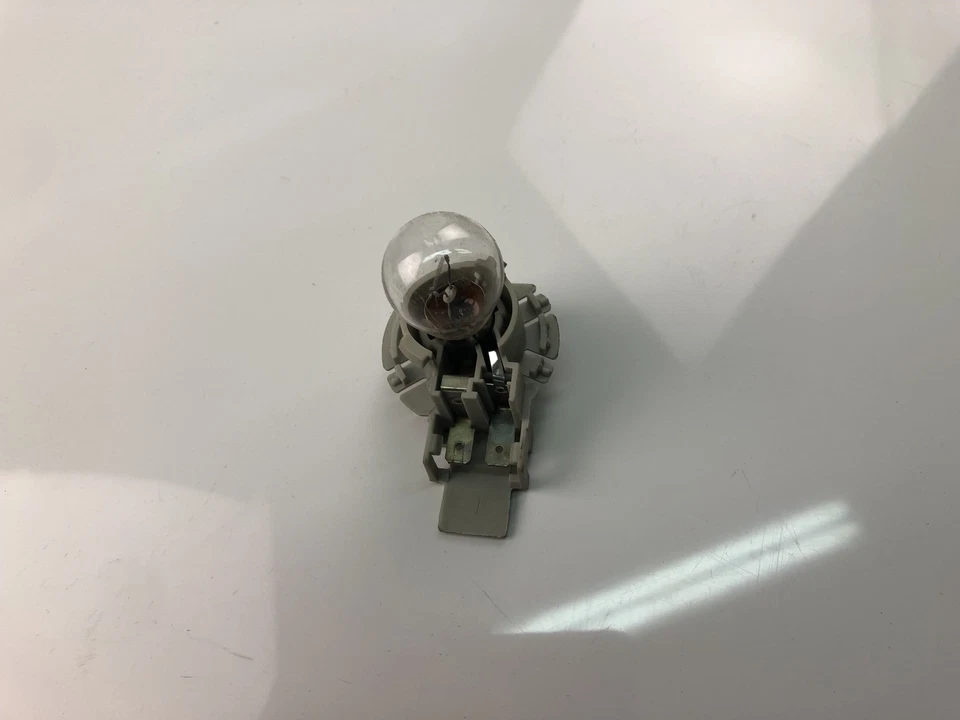 AUDI A6 4A, C4 P21W Segnale di direzione parafango anteriore 1996 17891672 - Immagine 2 di 4