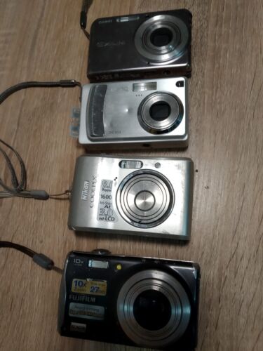 4 fotocamere digitali vintage. Non lavoratori 2 - Foto 1 di 23