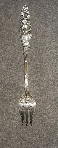 MARCUS & CO STERLING SILVER LABORS OF CUPID OYSTER FORK - Picture 12 of 12