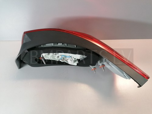 NEW GENUINE BMW 3 SERIES E93 REAR LIGHT IN THE SIDE PANEL LEFT 63217162301 - Picture 7 of 12